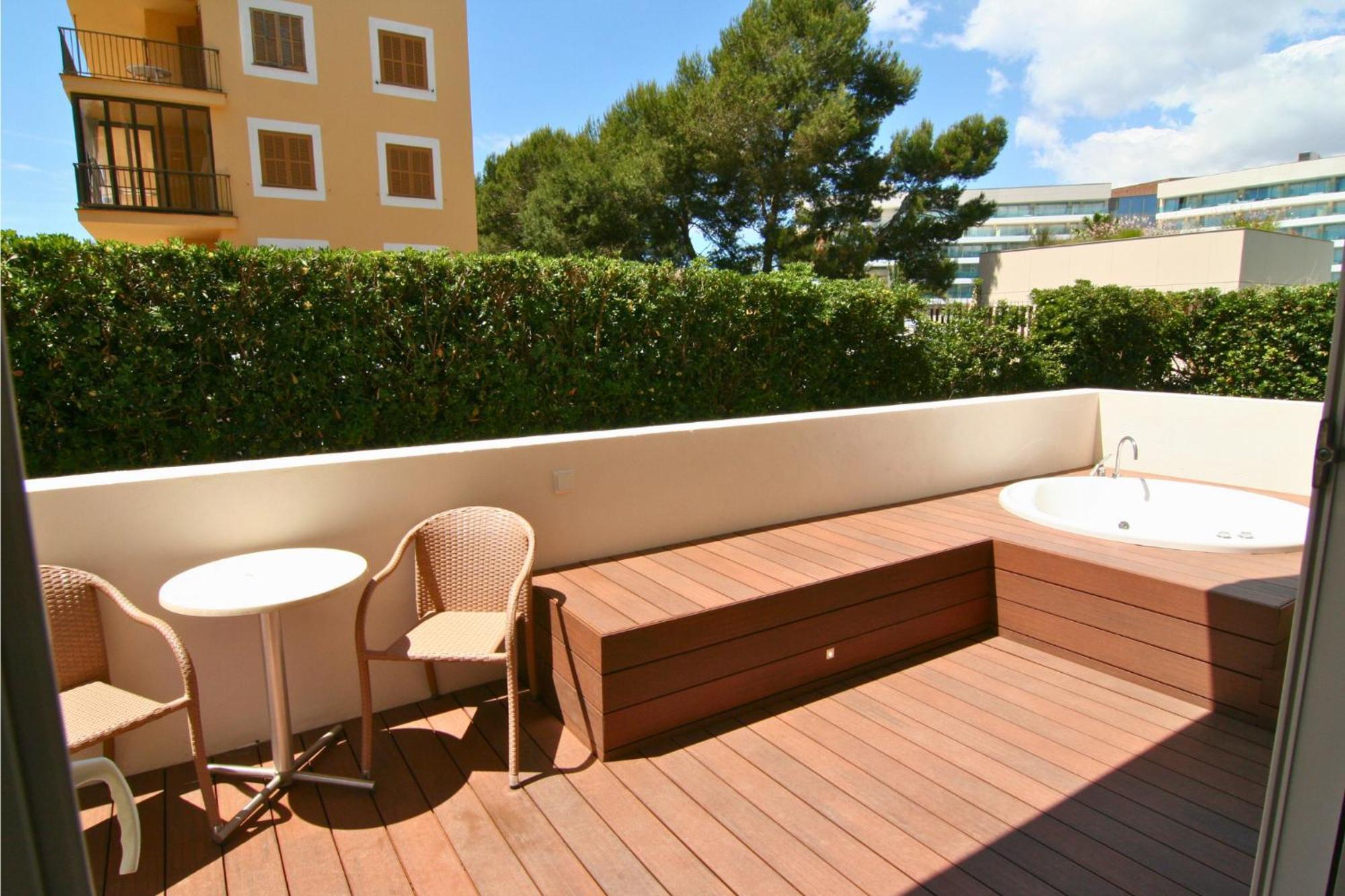 Cabot Tres Torres Apartament *