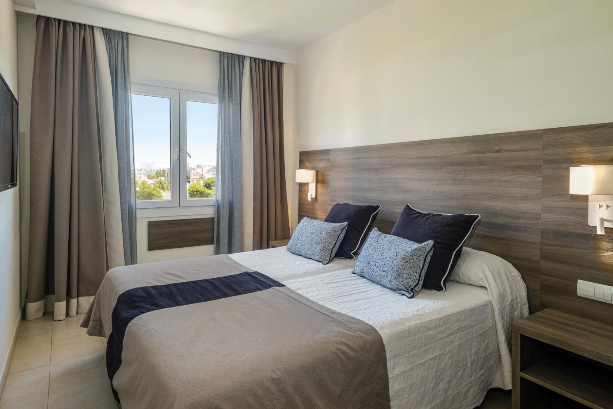 Cabot Tres Torres Apartament *