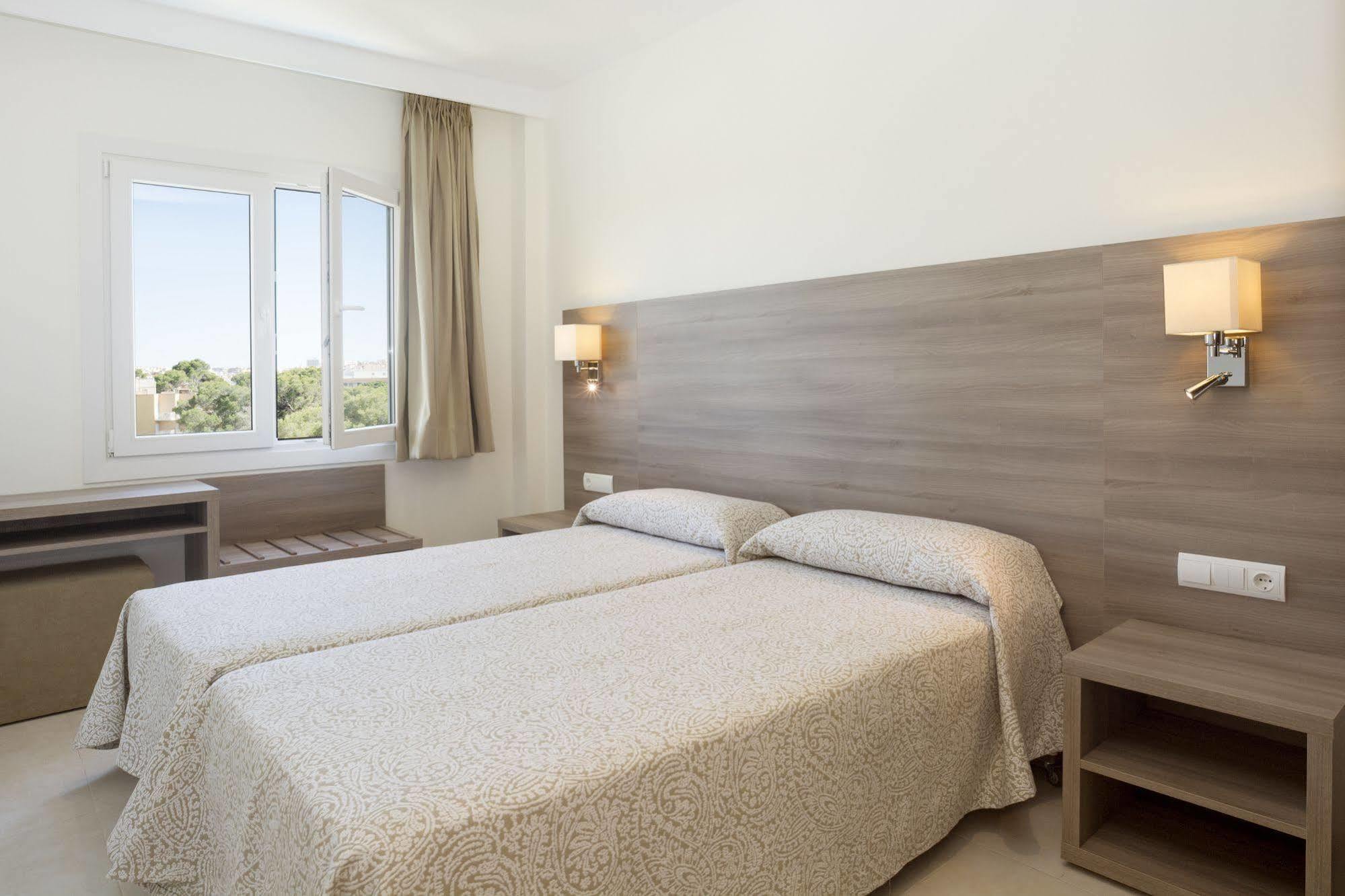 Cabot Tres Torres Apartament